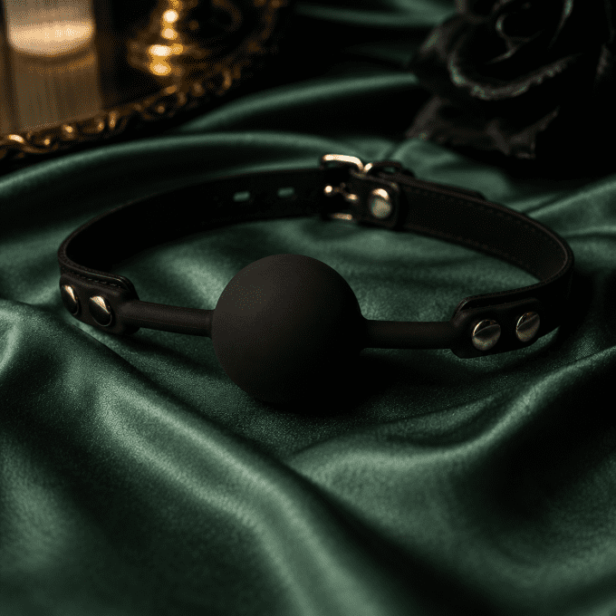 Bâillon noir basique avec boule silicone