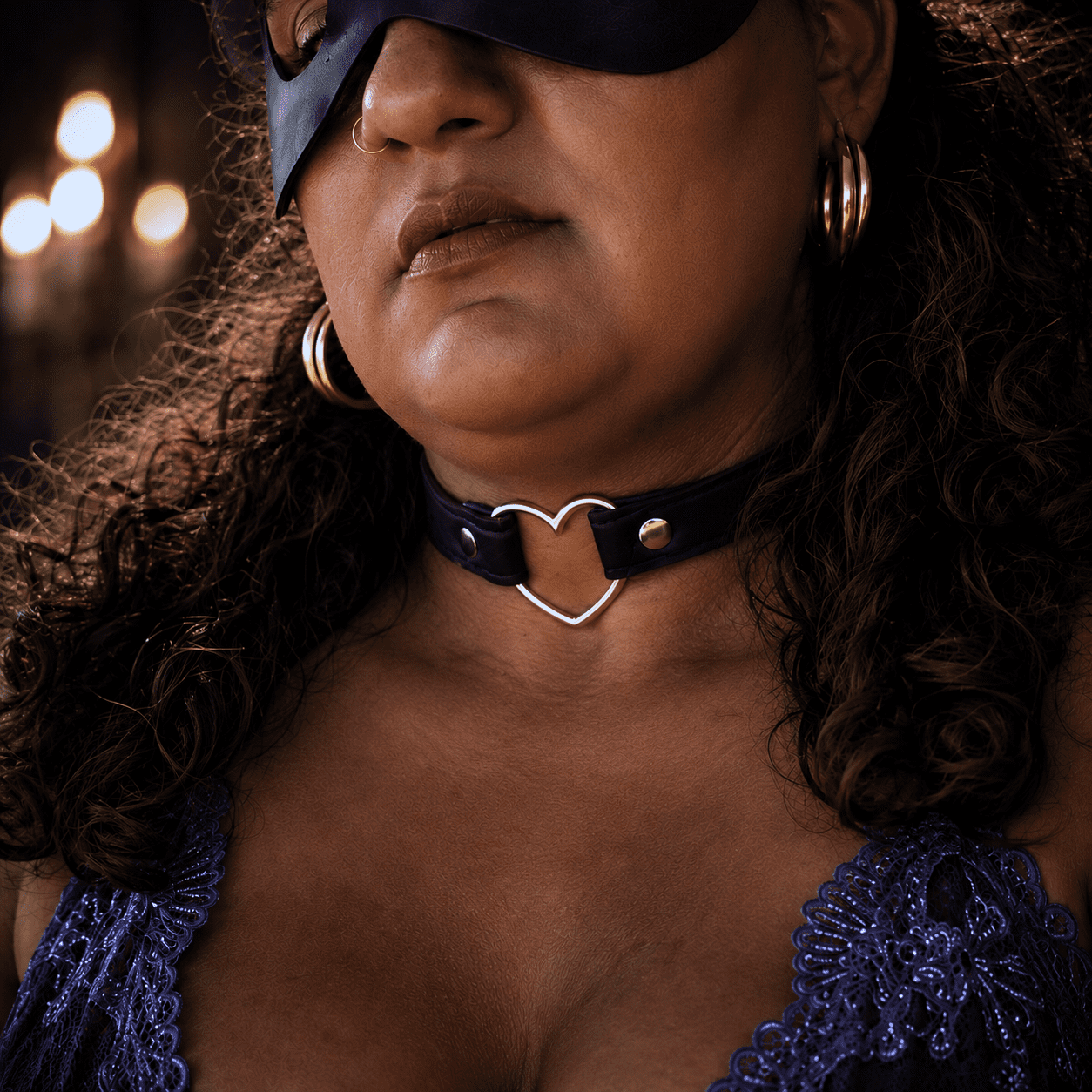 Collier ras de cou BDSM avec cœur métal