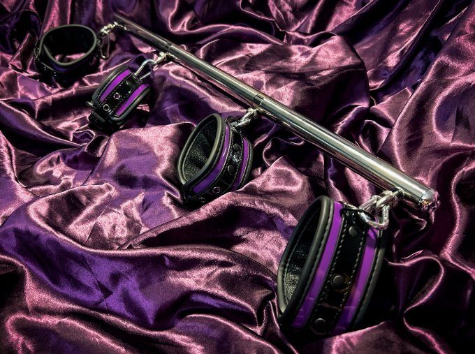 Barre d'écartement ajustable premium avec menottes - S&N