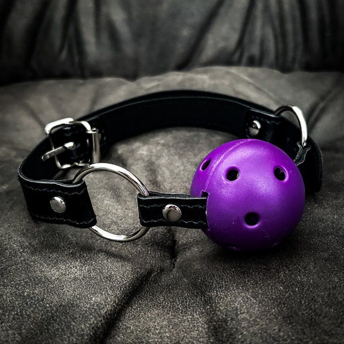 Bâillon SM violet avec boule respirante basique - S&N