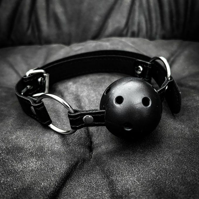 Bâillon SM noir avec boule respirante basique - S&N