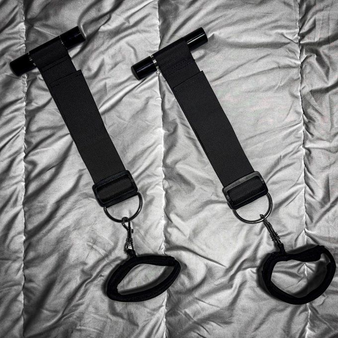 Attaches de poignets suspension de porte universel